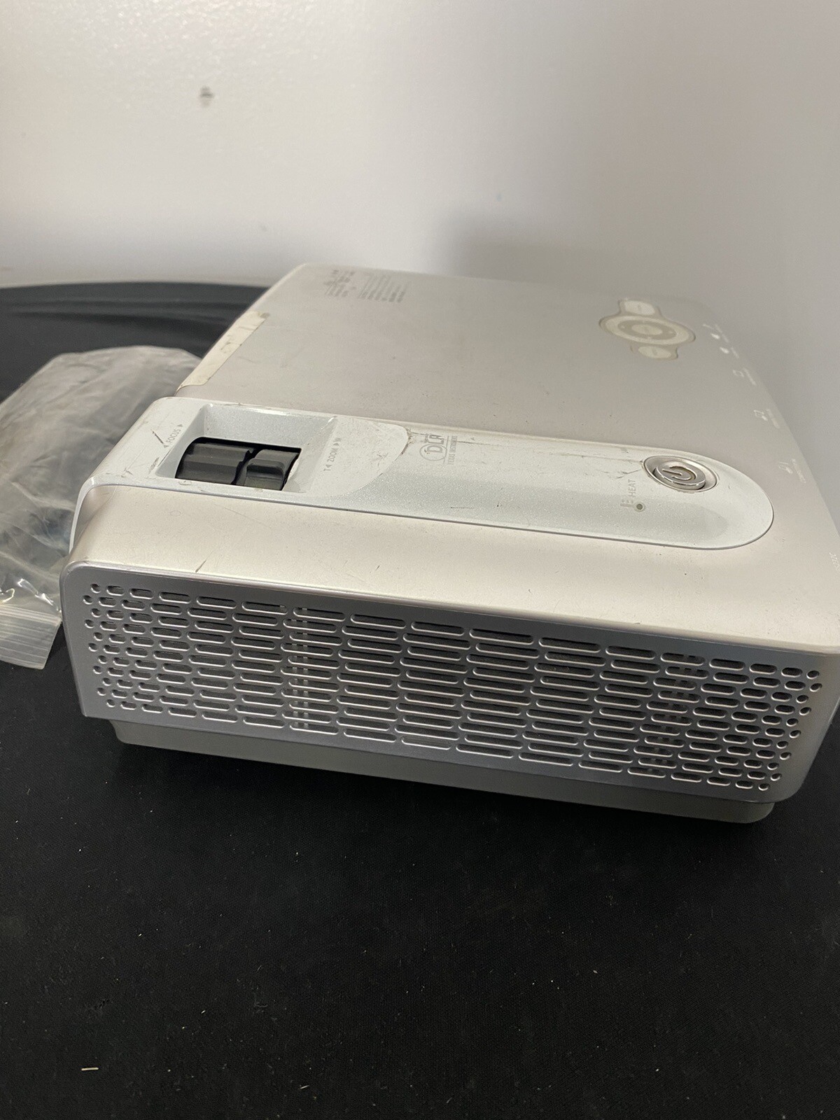 TAXAN DATA PROJECTOR KG-PV131XH30