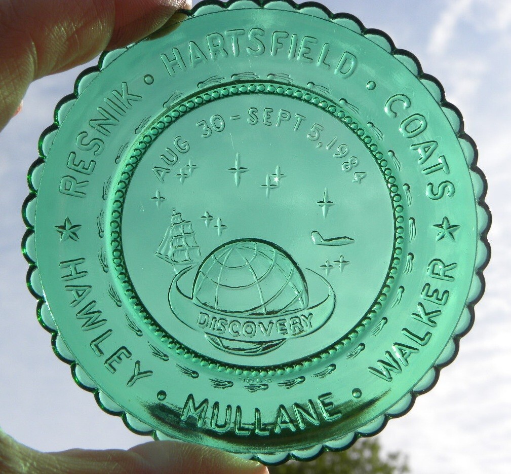 Millville Art Glass MAG Space Shuttle Discovery Aug 30–Sep 5 '84 Green Cup Plate