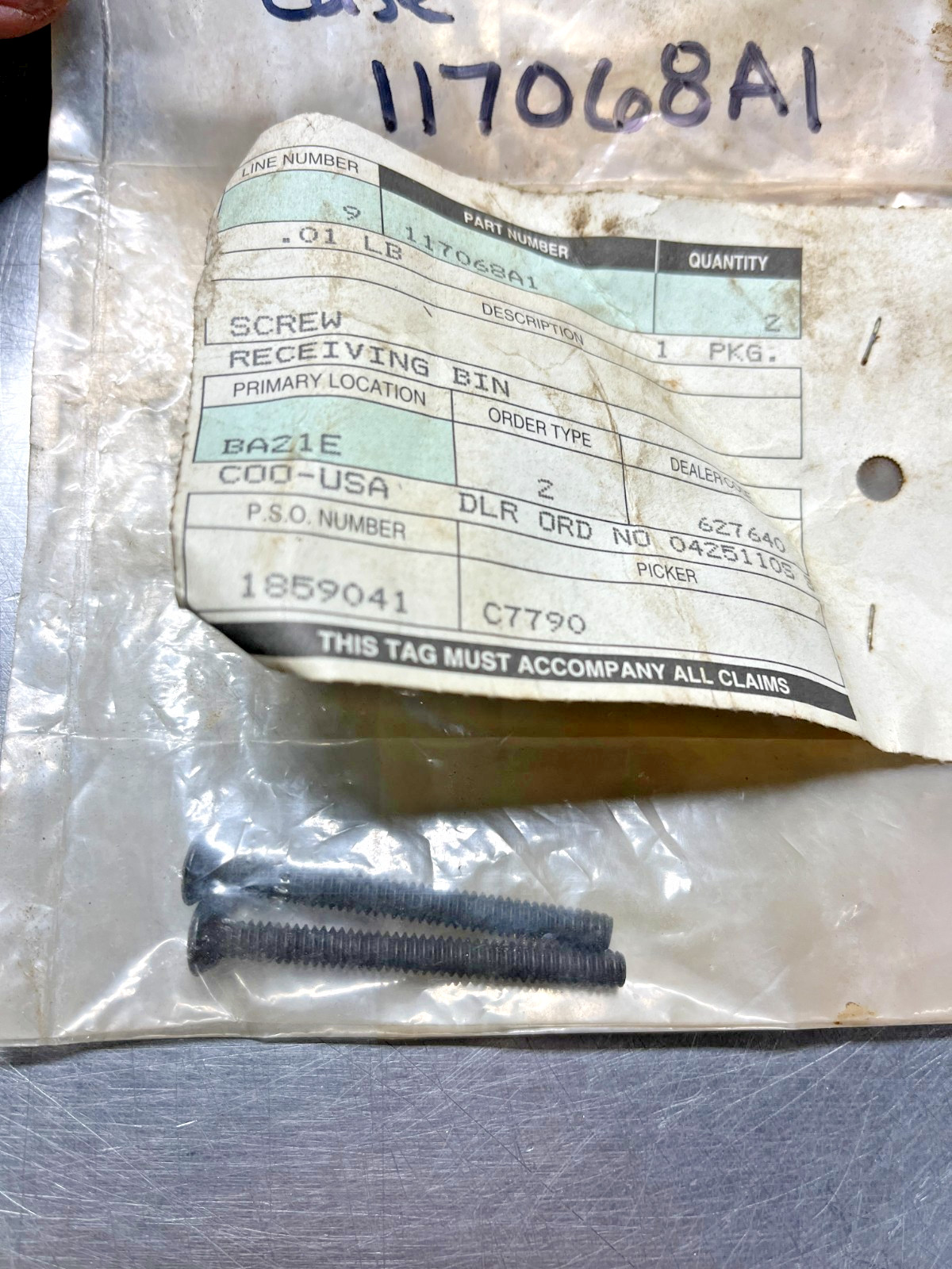 117068A1  Genuine OEM  Case IH  CNH   Self Tap SCREW   QTY of 2 Screws