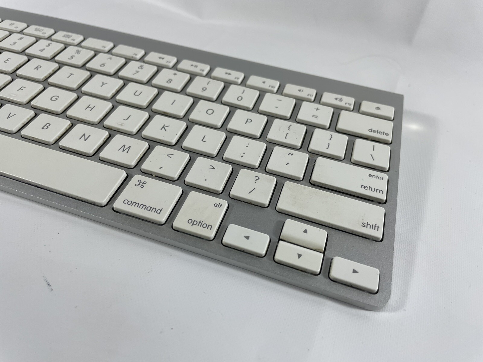 Apple A1314 Magic Wireless Keyboard - Silver, Tested