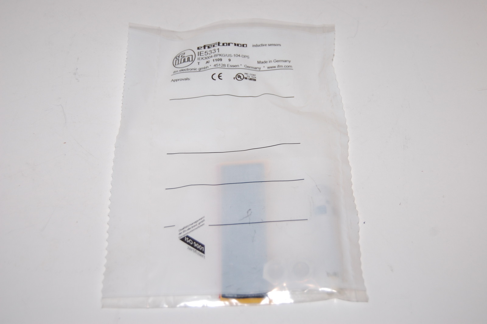 NIB IFM IEK3004-BPKG/US-104-DPS Inductive Proximity Sensor, 10-36 VDC