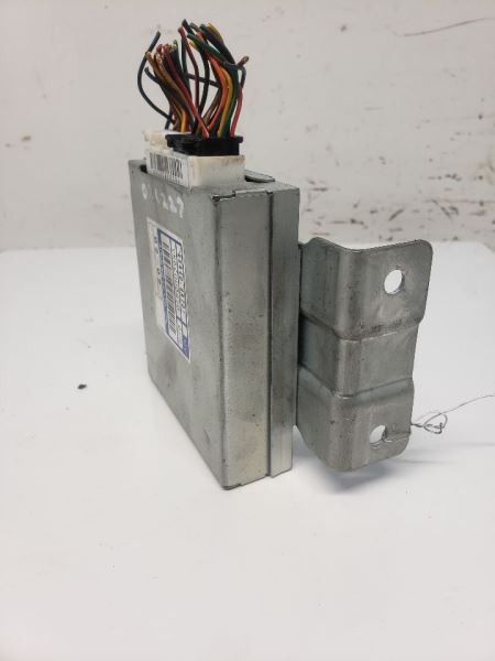 2003 Kia Sorento Control Module Steering Lower Center Dash Thru OEM 1030857