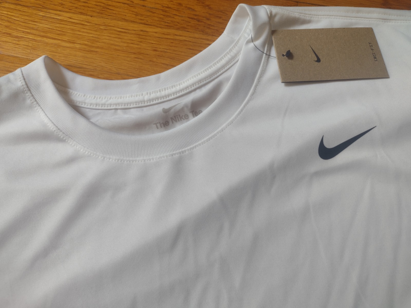 NWT, Nike Men's Dri-FIT Legend Short Sleeve Training T-Shirt  Style # DX0989-100