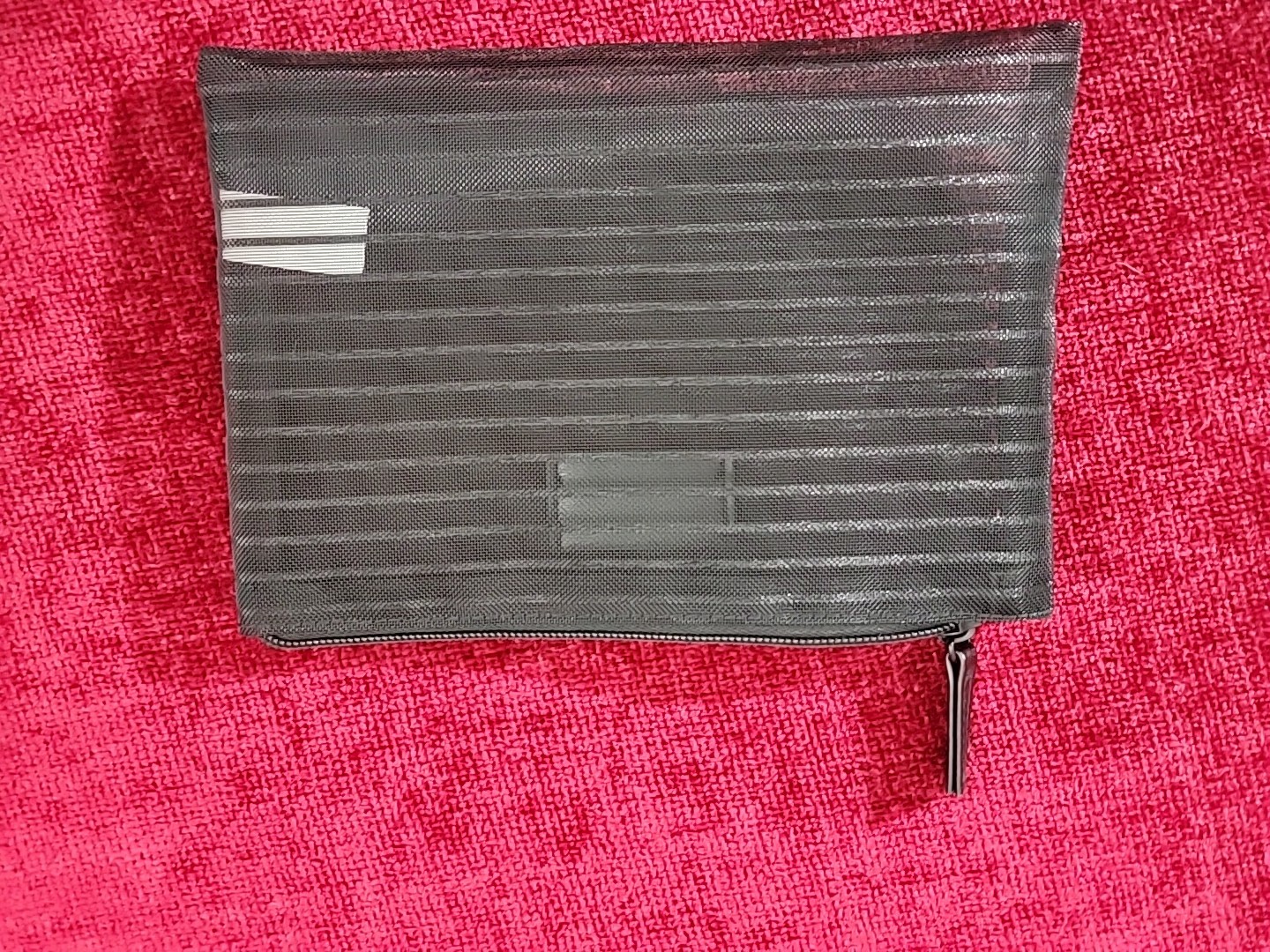 Kate Spade Small Mesh pouch