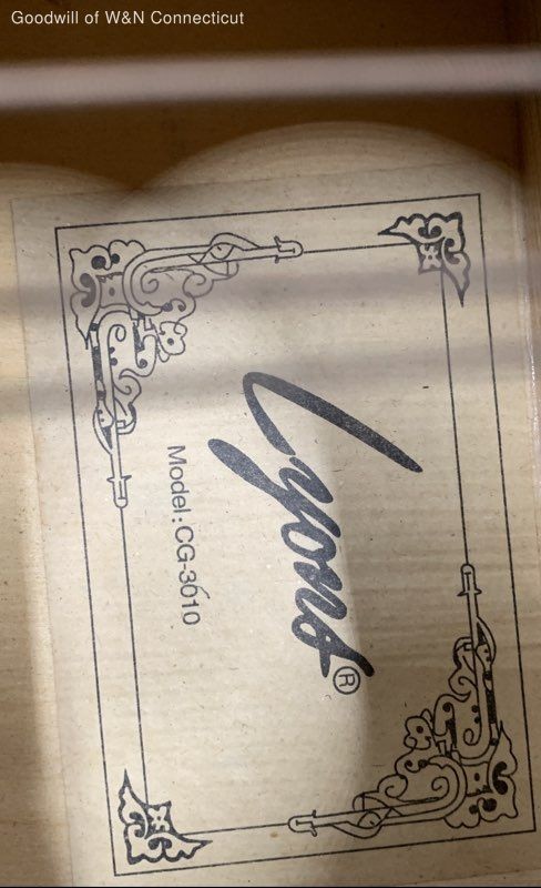 Lyons CG-3010 Classical Acoustic Guitar 6-String Student Model