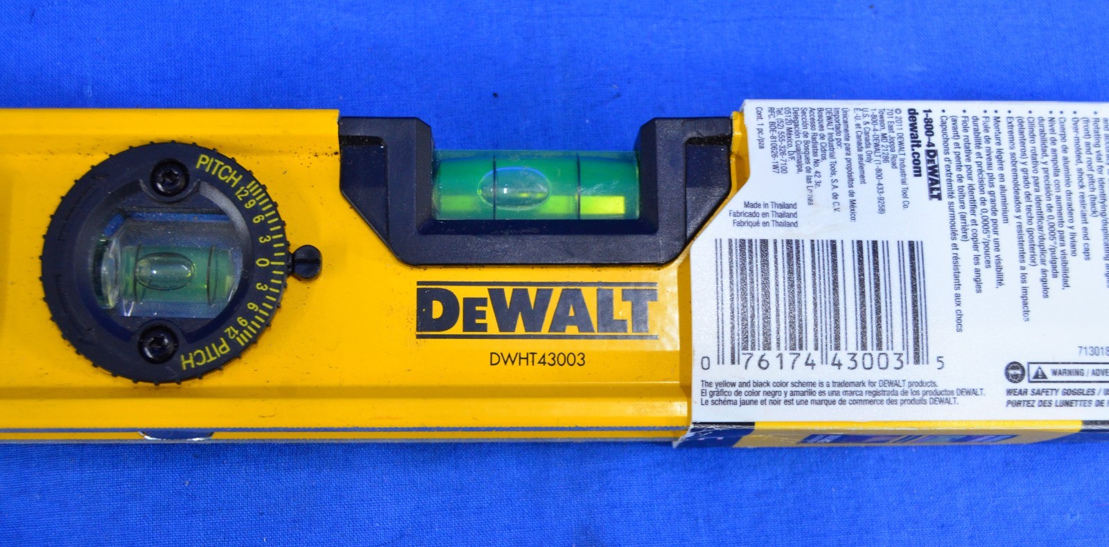 DeWalt DWHT43003 9" Extruded Aluminum Rotating Vial Magnetic Torpedo Level