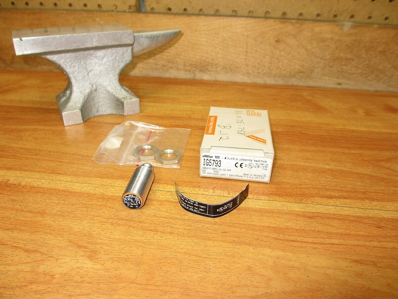 IFM IG5793 *NEW* Proximity Sensor IGB3005-BPKG/US-100-DPS **USA SHIP**