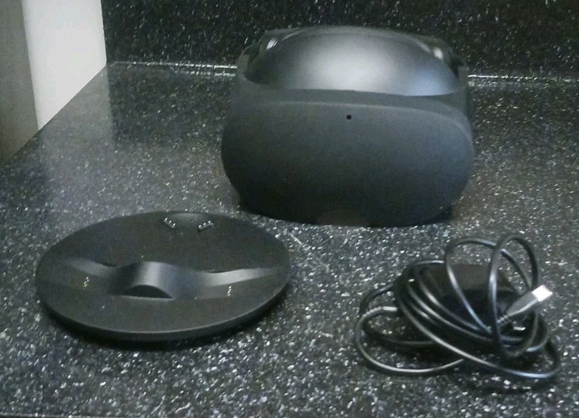 Meta Quest Pro VR 256GB Headset Only + charging dock (No Controllers) TESTED