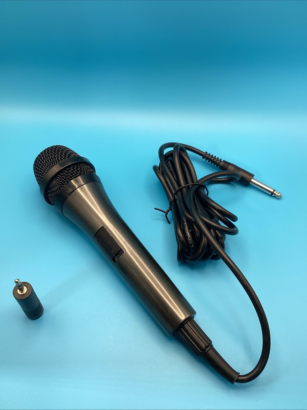 Singing Machine SMM 214 Wired Microphone + Adapter Black ( Open, As Is)
