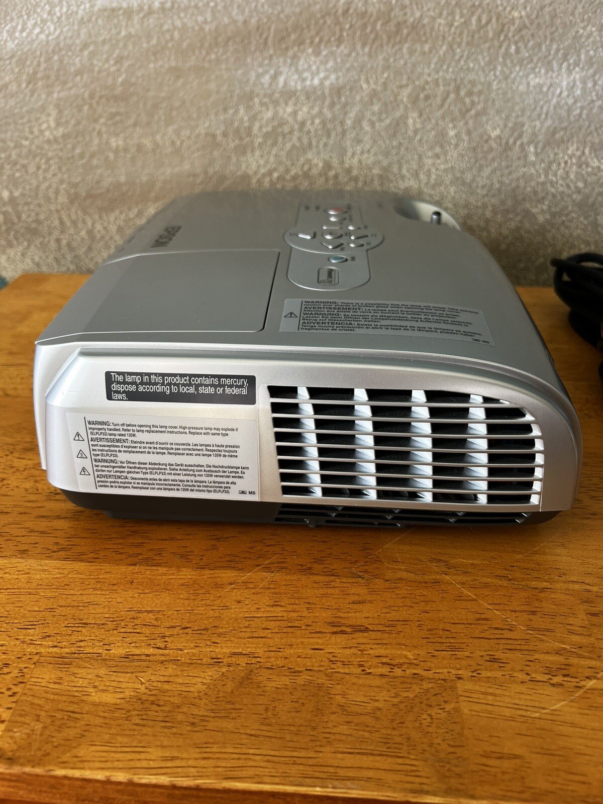 LCD Projector Epson EMP-S3 with Soft Case, Remote & Laser Pointer Tested