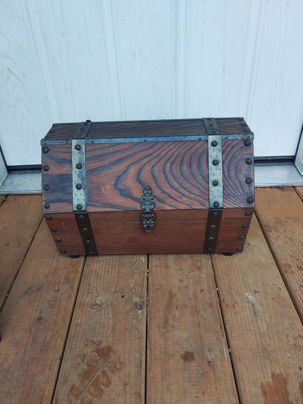 Vintage Treasure Chest Mobile Bar Plus Accessories