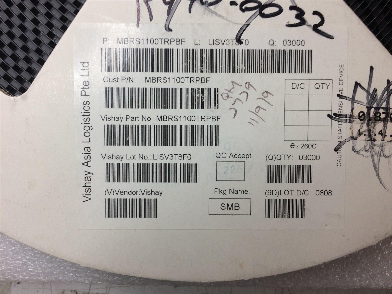 MBRS1100TRPBF VISHAY MBRS1100 DIODE SCHOTTKY 100V 1A SMB ROHS 40 PIECES