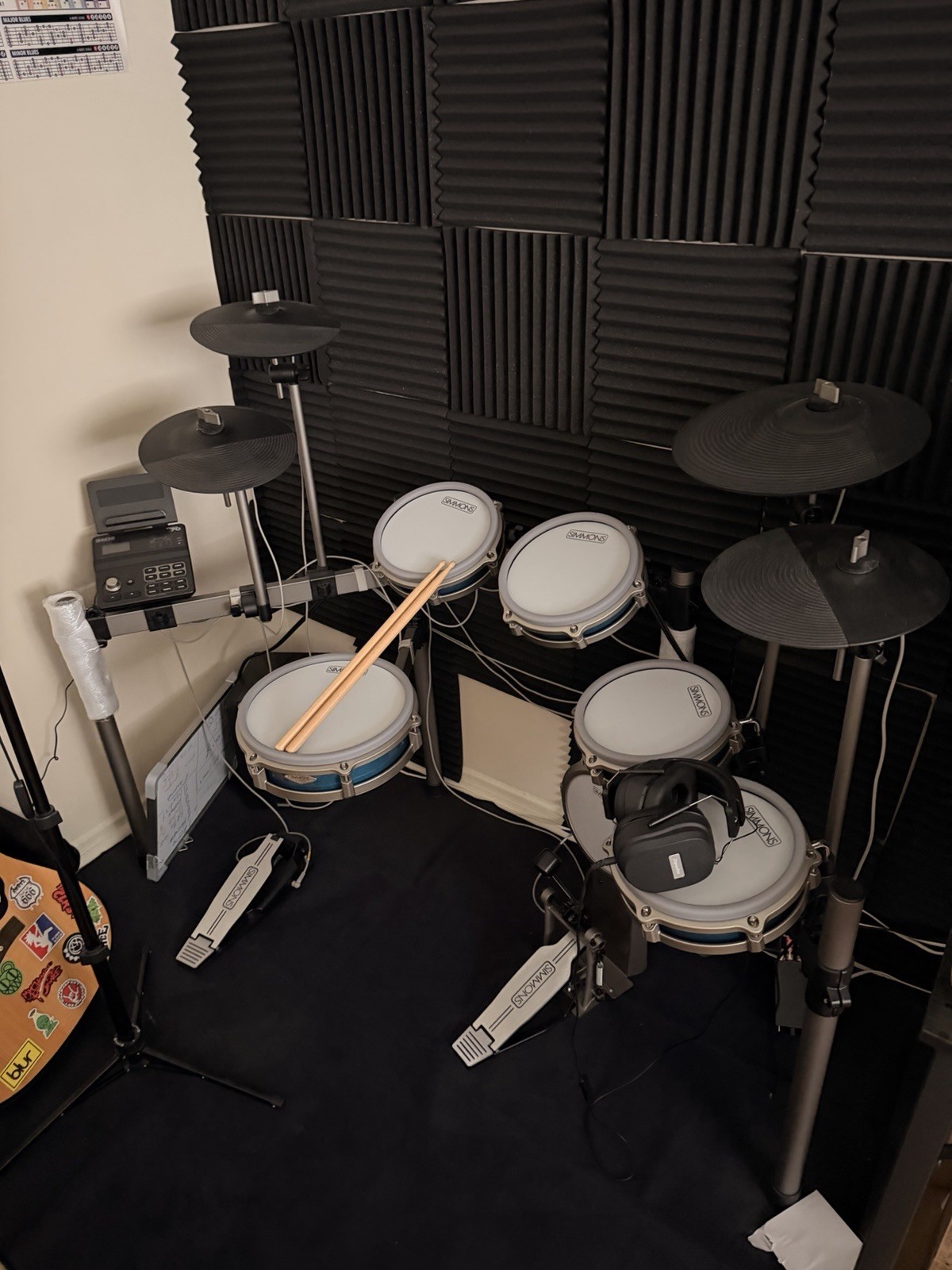 Simmons Titan 70 Electronic Drum Kit with Mesh Pads and Bluetooth