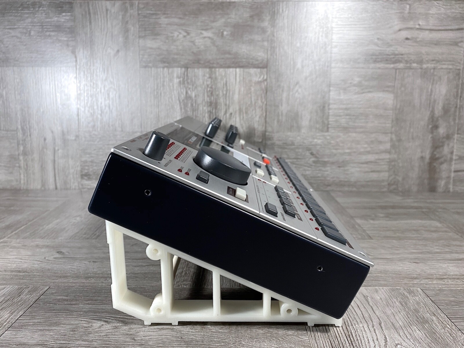 25º Universal Stand for ELEKTRON Desktop Modules - DWL - Color SE LUMINESCENT