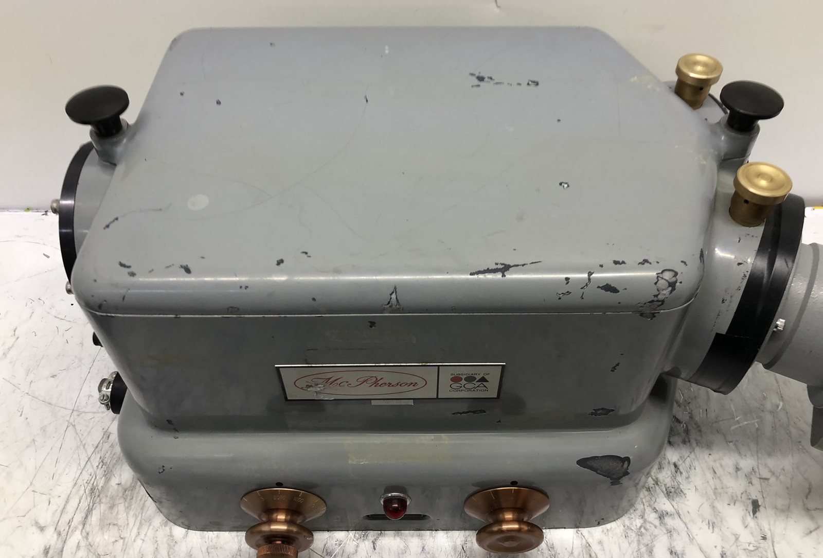 McPherson 218 SPECTROMETER WITH PRINCETON INSTRUMENTS IRY-700 CAMERA UNTESTED