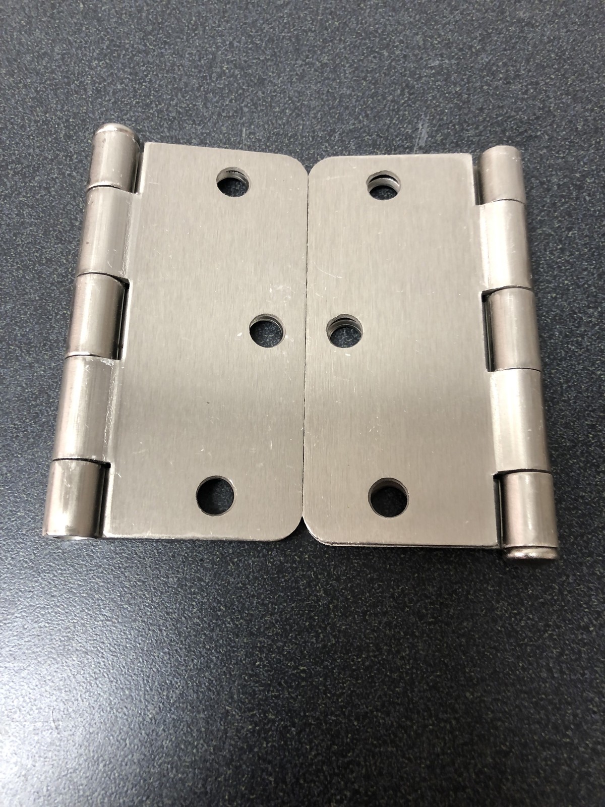 Deltana S35R415 3-1/2 x 3-1/2 Plain Bearing Hinges - Pair - Satin Nickel