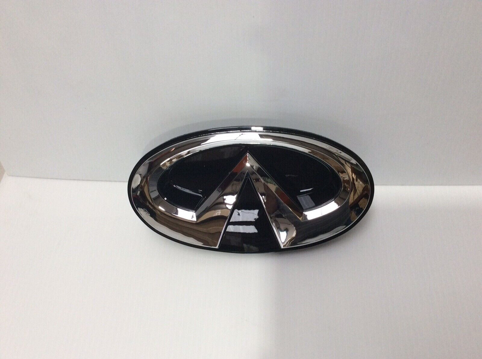 FIT'S INF QX50 FRONT GRILL EMBLEM 2019-2021 62890-5NN0A