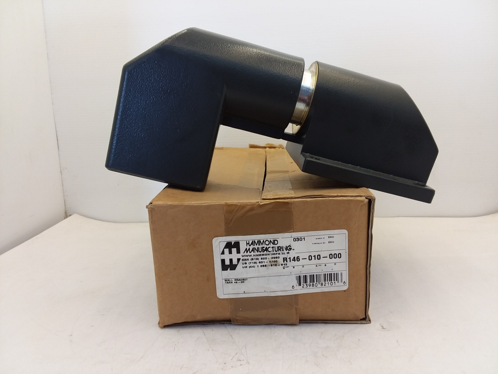 HAMMOND MANUFACTORING R146-010-000, R149-010-000 WALL BRACKET TARA 48-60 NIB