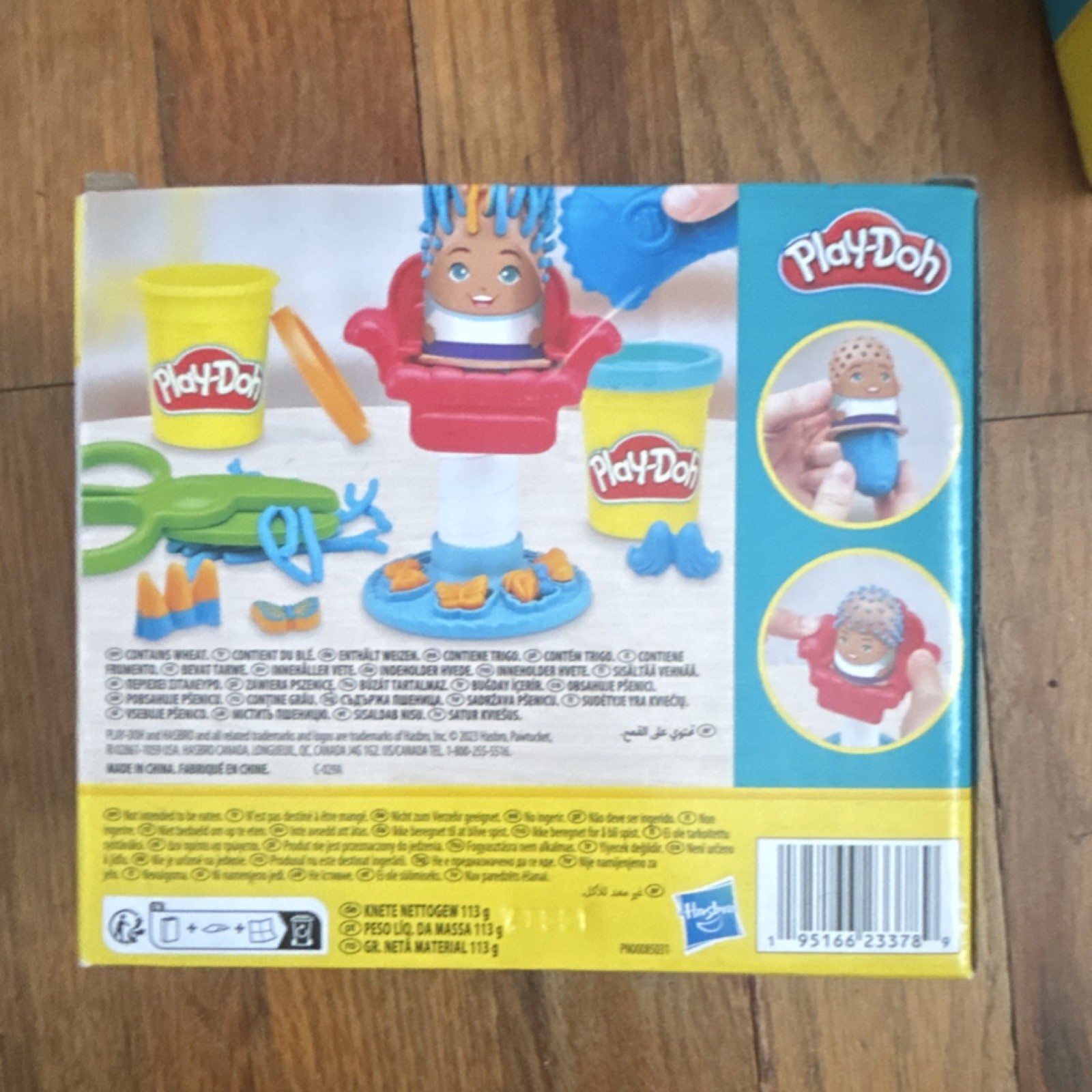 Play-Doh Hair Stylist Set w/ Figure, Scissors & 2 Cans Modeling Compound 2020