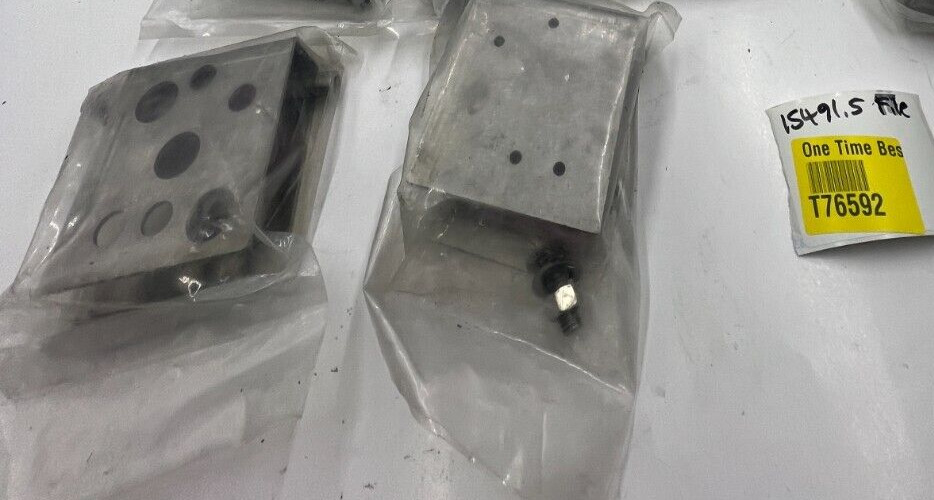 QTY 2 Pepperl+Fuchs Sensor Accessory Protective Shroud Bracket OMH-RL2-S