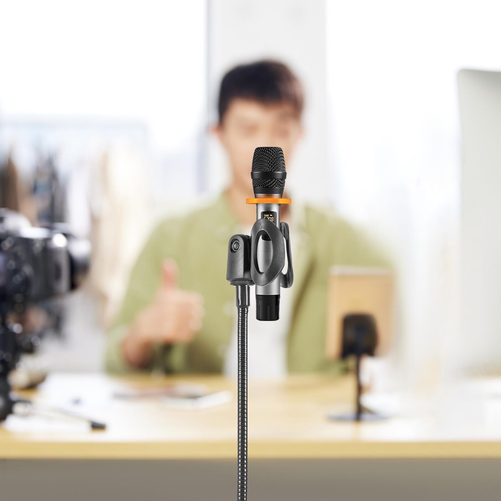 Microphone Stand Adjustable Height 360 Degree Swivel Microphone Stand W/ Clip