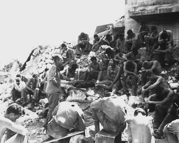 Chaplain holding service close to Japanese Positions Peleliu 8x10 WW2 Photo 546