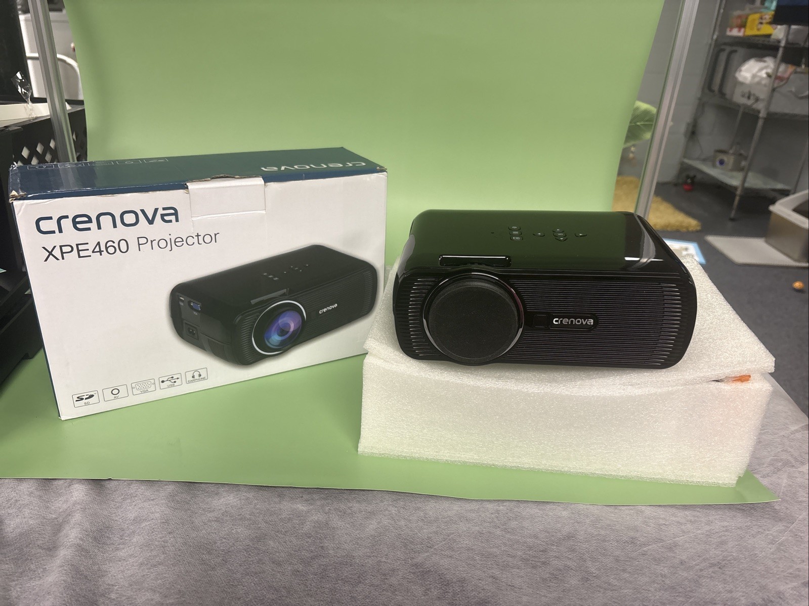 Crenova XPE460 Personal Movie Projector *Brand New*