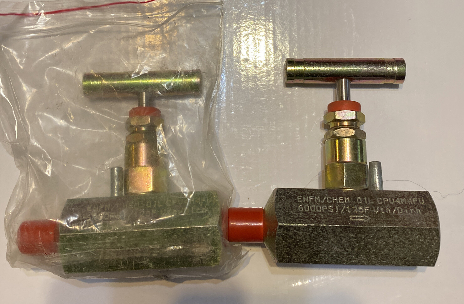 ENFM CHEM-OIL CPV4M4FV  6,000PSI 125F Vtn/Dirn Needle Valve Lot Of 2 NEW