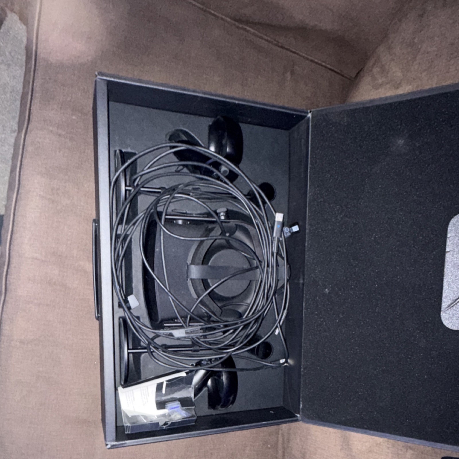Oculus Rift Black PC & Console VR Headset with Controllers and Sensors