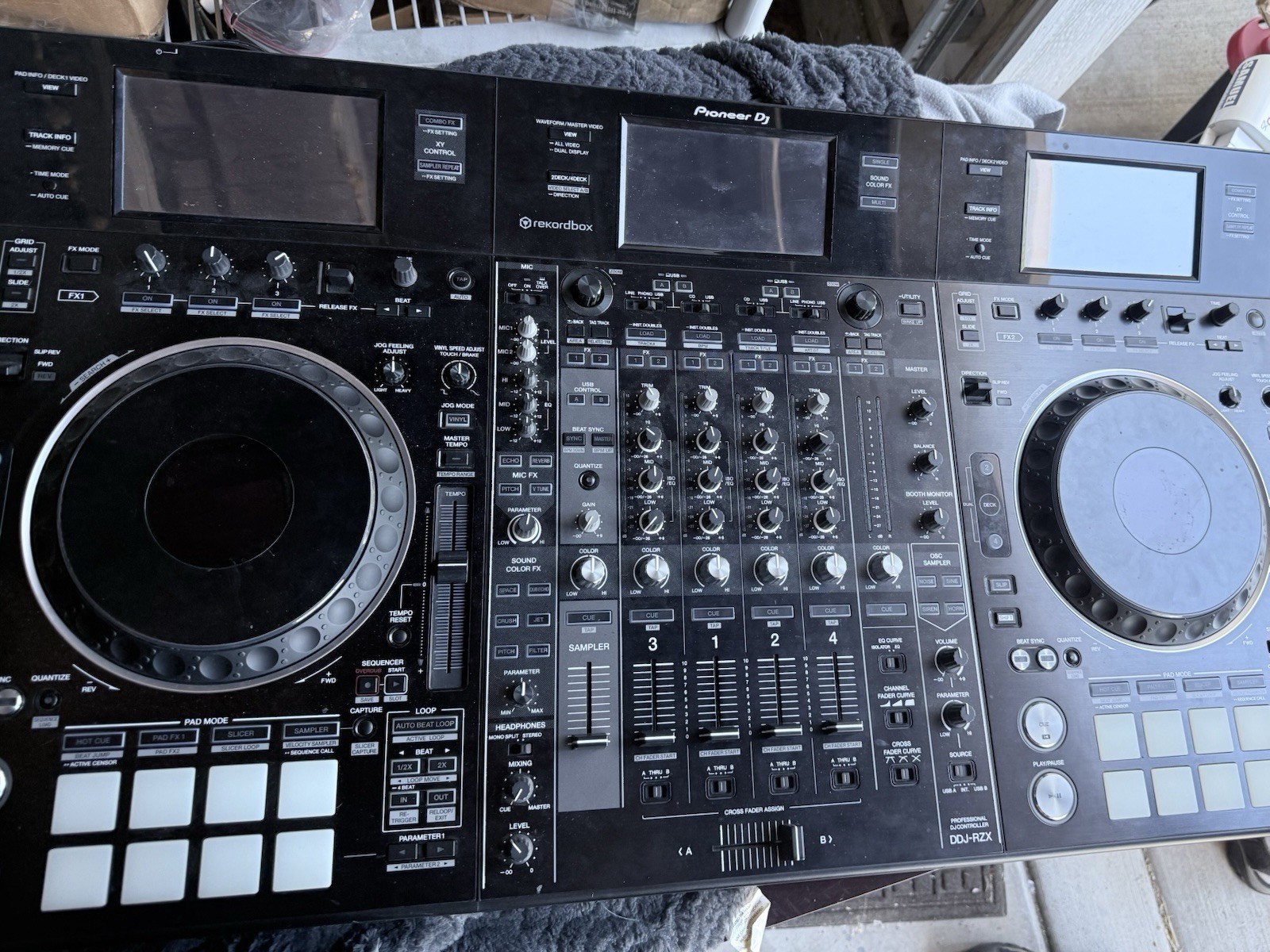 USED Pioneer DDJ-RZX 4-Channel DJ Controller Rekordbox -NO CASE DEVICE ONLY Vide