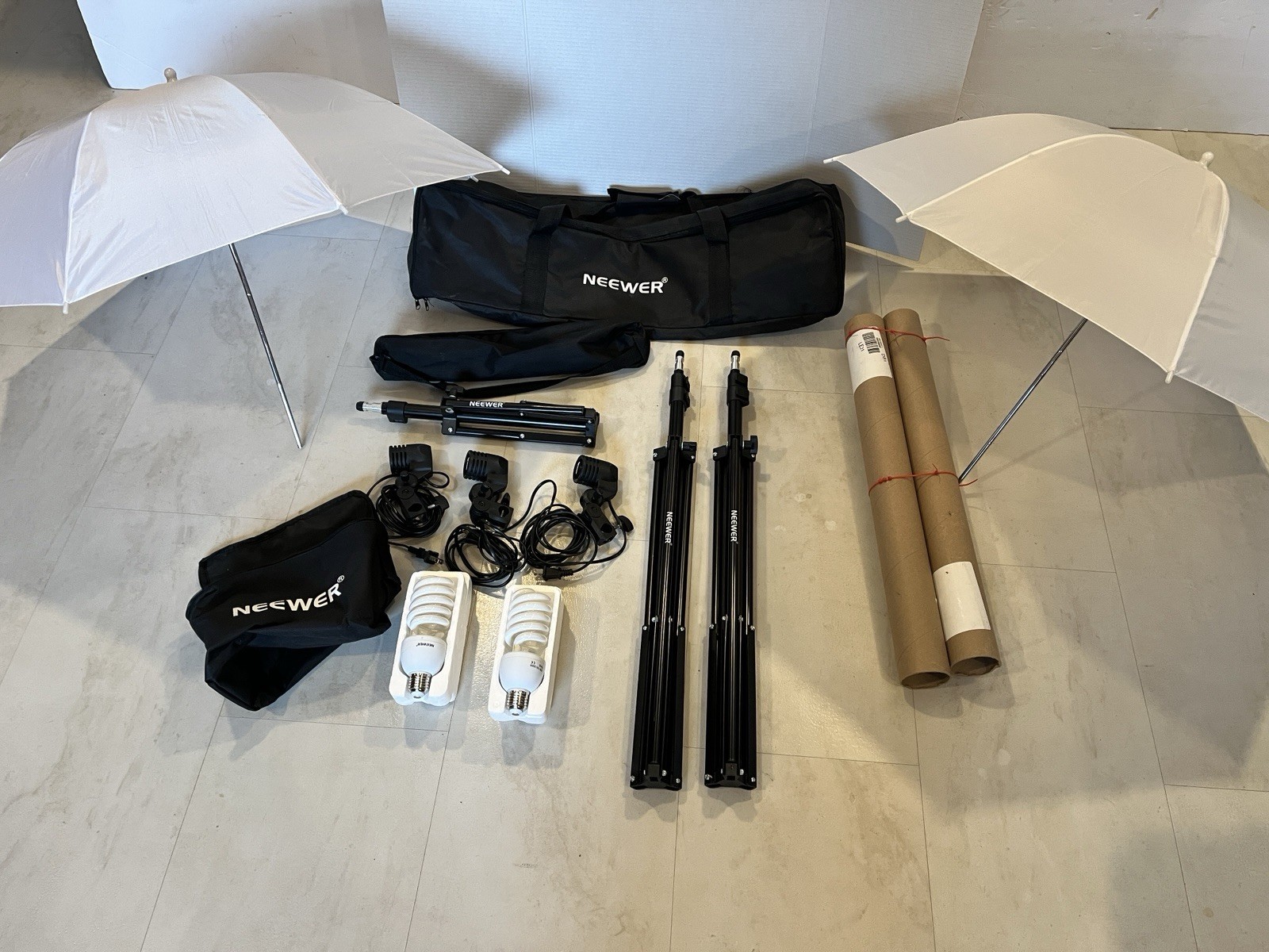 Neweer Photography Studio Lot