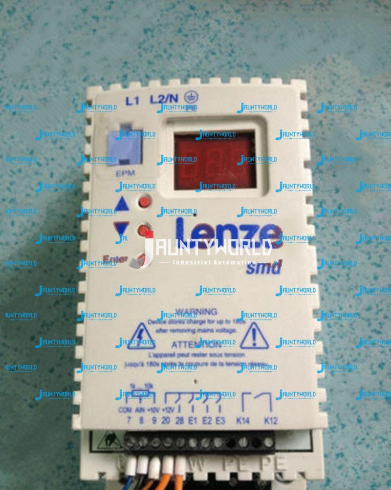 1PCS USED Lenze ESMD251X2SFA Frequency Converter Tested Good