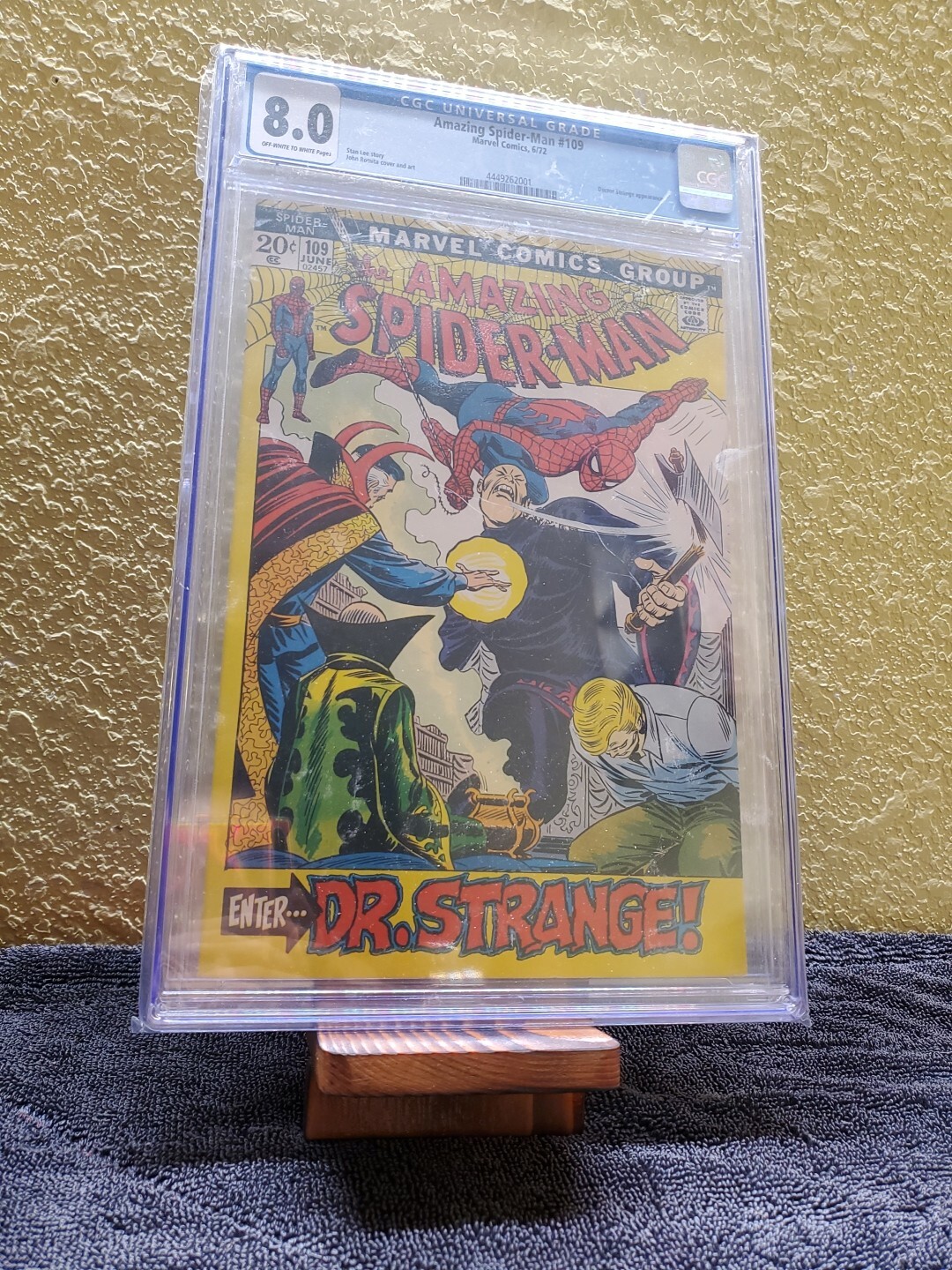 Custom Handmade 🧩 Solid Wood 🪵 Comic Book Display - Phone Holder - CGC Book🔥