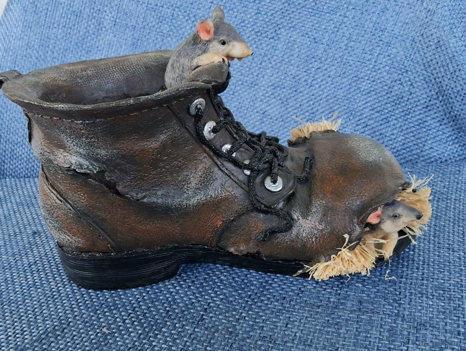 Novelty Boot-Shaped Resin Planter w/ 3D Mouse, Painted Brown/Black/Gray