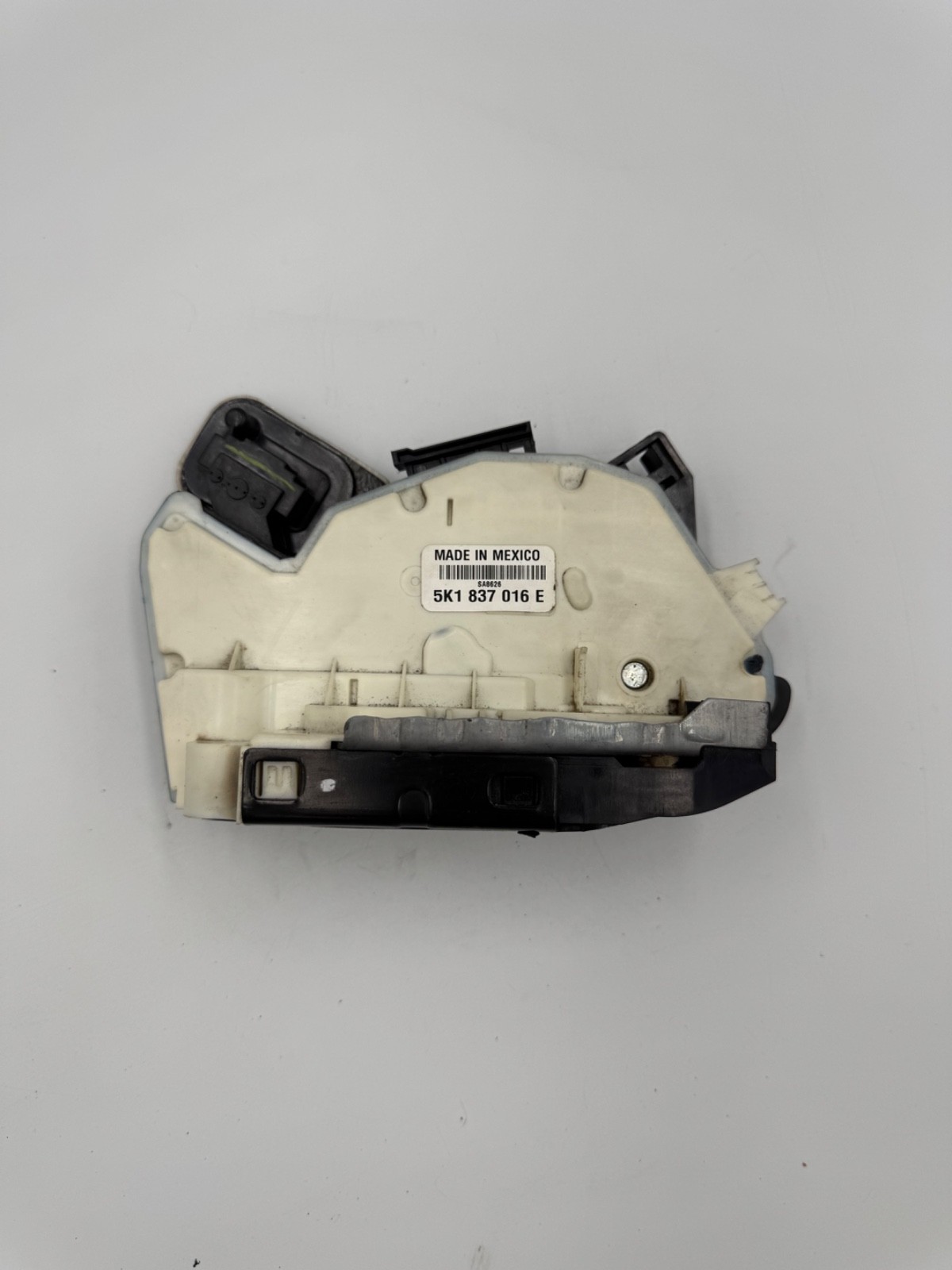 OEM Volkswagen VW Passat 12-17 Right Front Door Lock Actuator 5K1837016E