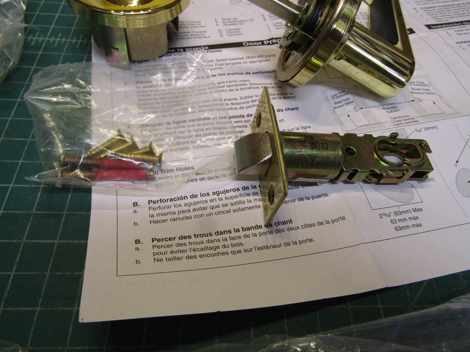 1 – Falcon Connecting / Exit Latch Y161 DAN 605. New in Box