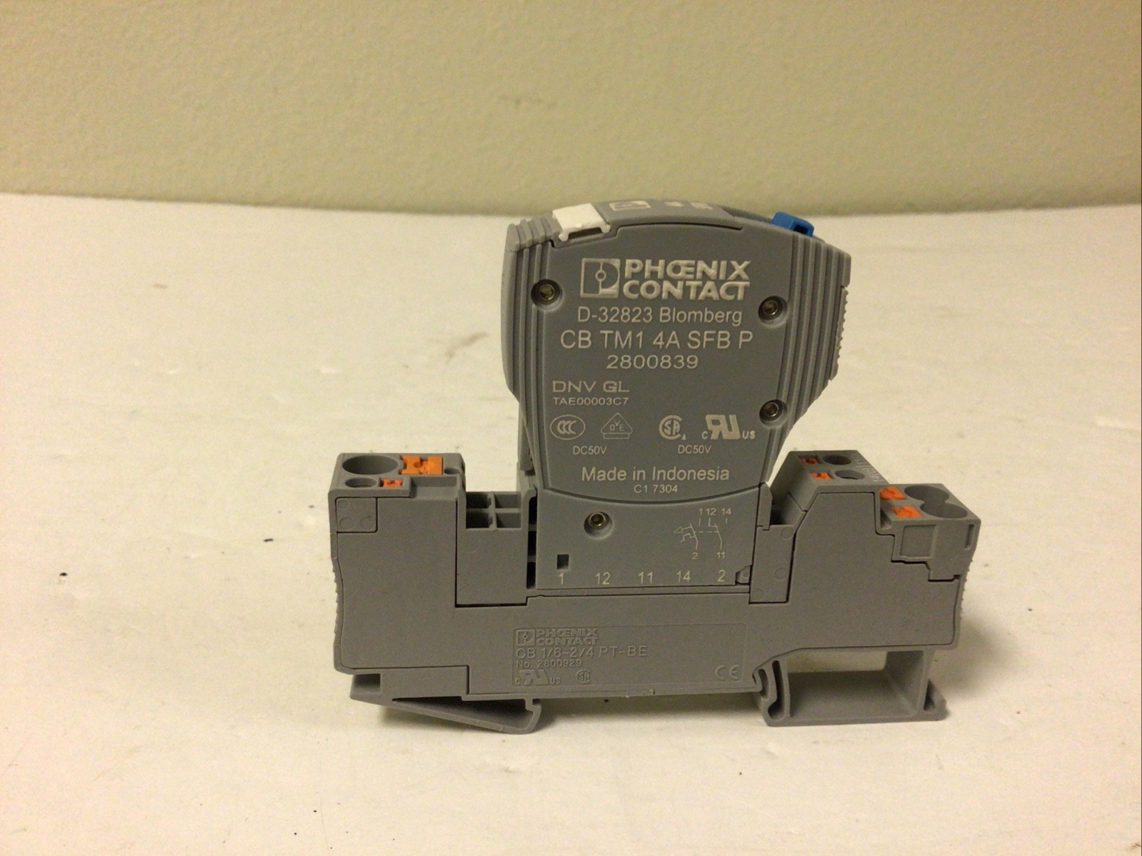 NEW, PHOENIX CONTACT 2800839 CB TM1 4A SFB P D 32823 CIRCUIT BREAKER, FREE SHIP