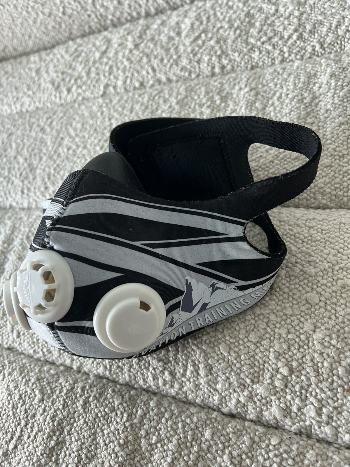 Elevation Training Mask 2.0 sz Medium High Altitude Work Out Equipment Breathing