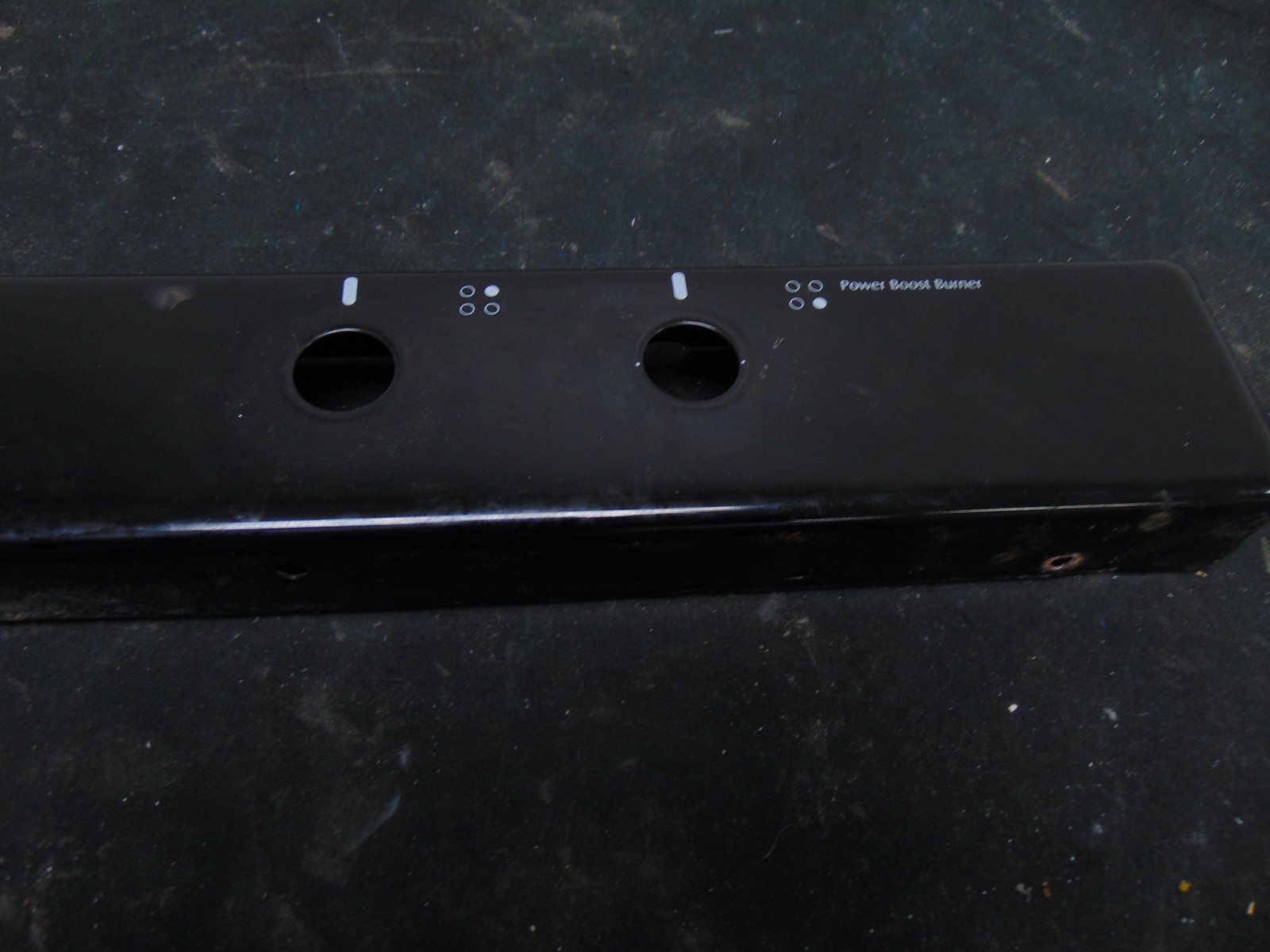 Maytag Range MGR5752BDS Manifold Panel 74009828