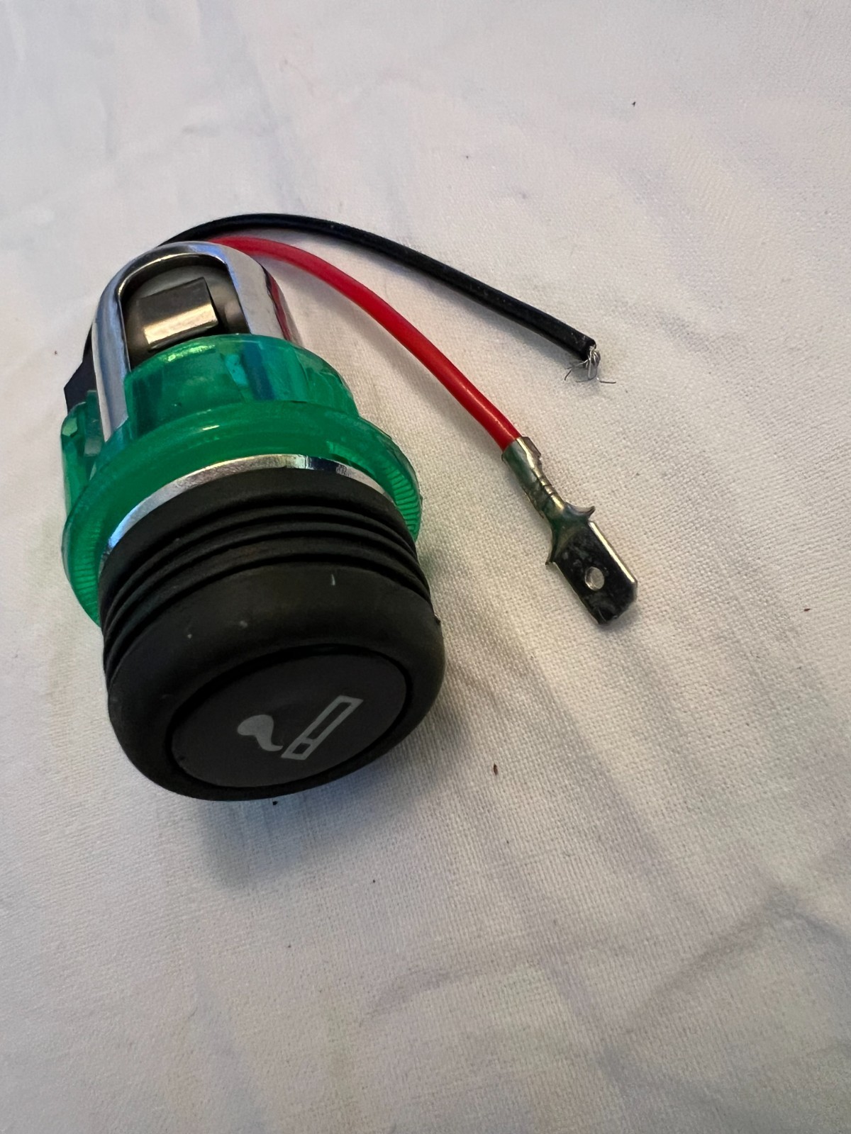Illuminated 12 V cigarette lighter assy / power pickup for car