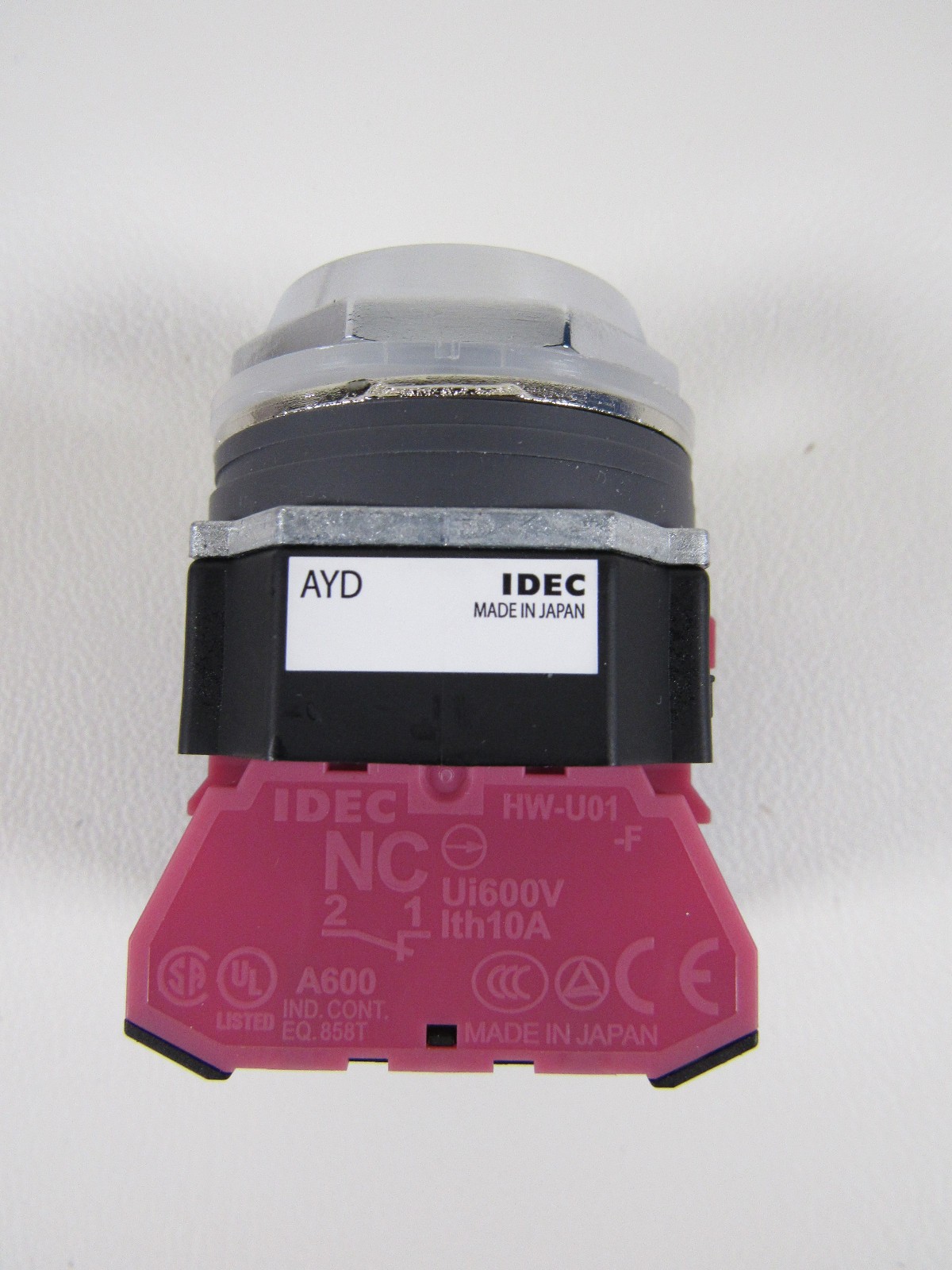 IDEC AYD311NUR Push-Pull 40mm E-Stop Button