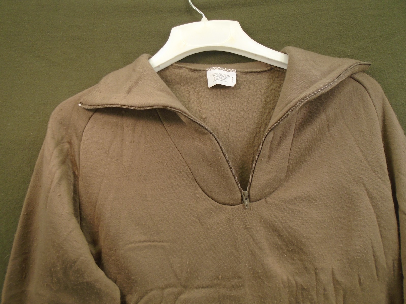 US Military Army Polypropylene Cold Weather Undershirt Shirt Medium 2002 295-E