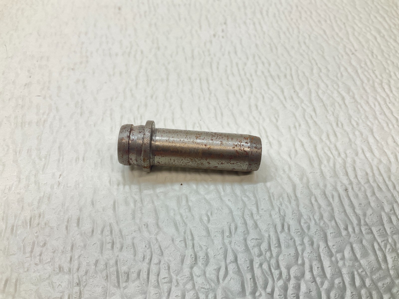 Daedong Kioti E5205-13562 Valve Guide E520513562 E5205 New (TSC)