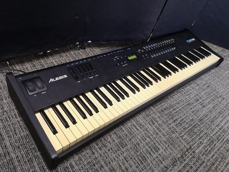 Alesis QS8 88-Key Weighted Hammer Action Synthesizer Master Keyboard MIDI Japan