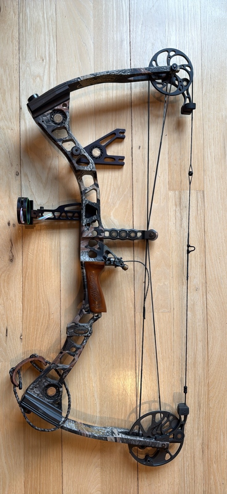 2006 Mathews Switchback XT — Right Hand — 70# Peak — 29" Draw Length