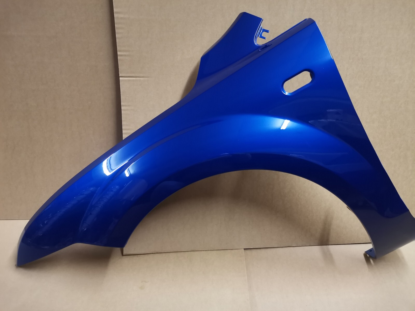 FORD FOCUS 2005 - 2007 PASSENGER SIDE WING PAINTED PERFORMANCE BLUE NEW
