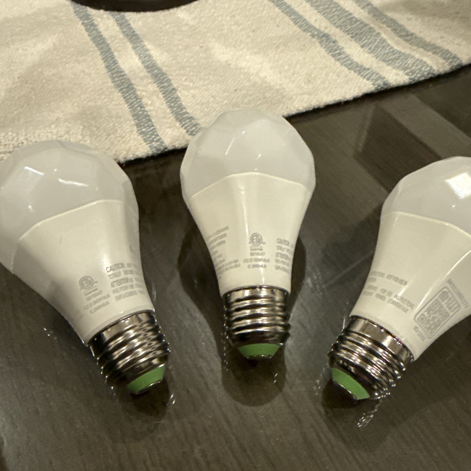 NanoLeaf A19 Smart Light Bulbs Multi Color (3 pack ) matter over thread