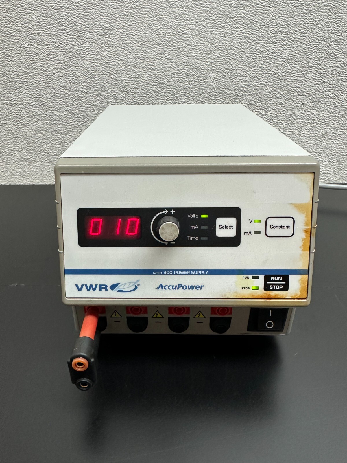 VWR AccuPower Model 300 Power Supply