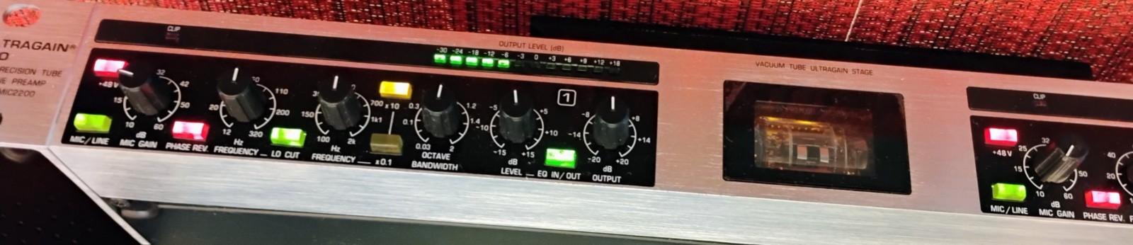Behringer Ultragain Pro MIC2200 High-Precision Tube Mic/Line Preamp - pristine!