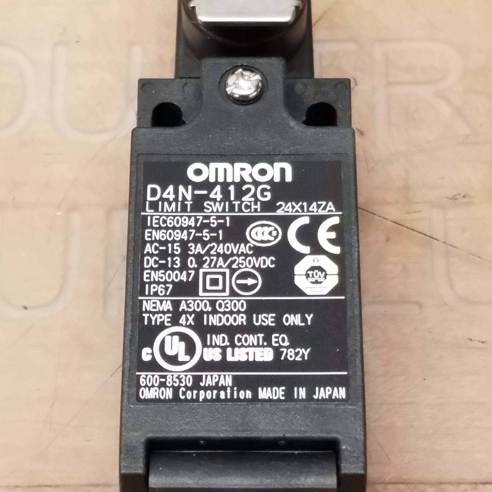 Omron D4N-412G Limit Switch - NEW